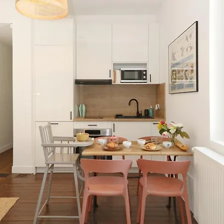 Apartment Aux Oiseaux - By La Boite En *