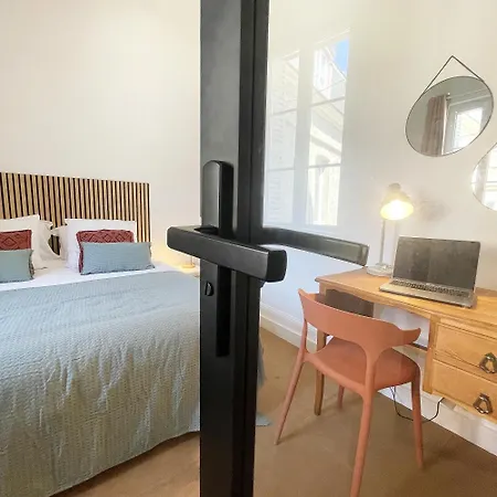 Aux Oiseaux - By La Boite En Chantilly