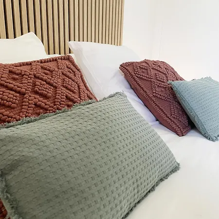 Aux Oiseaux - By La Boite En * Chantilly