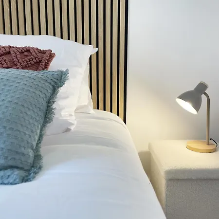 Aux Oiseaux - By La Boite En