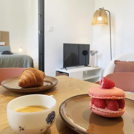Apartment Aux Oiseaux - By La Boite En *