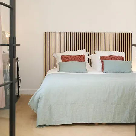 Aux Oiseaux - By La Boite En Appartement *