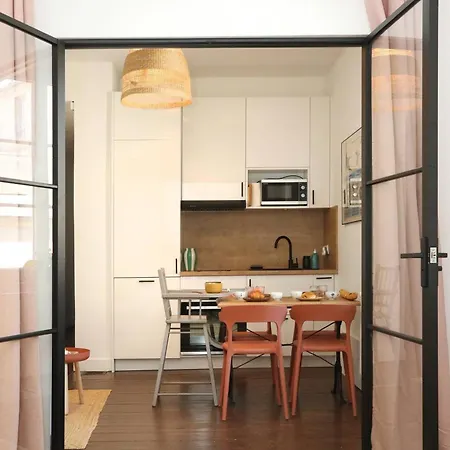Apartman Aux Oiseaux - By La Boite En *