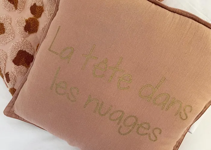 Aux Oiseaux - By La Boite En